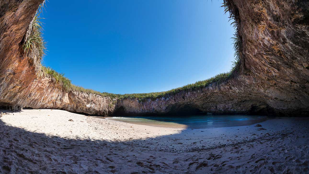 Discovering Playa del Amor: Mexico’s Hidden Beach on the Marieta Islands