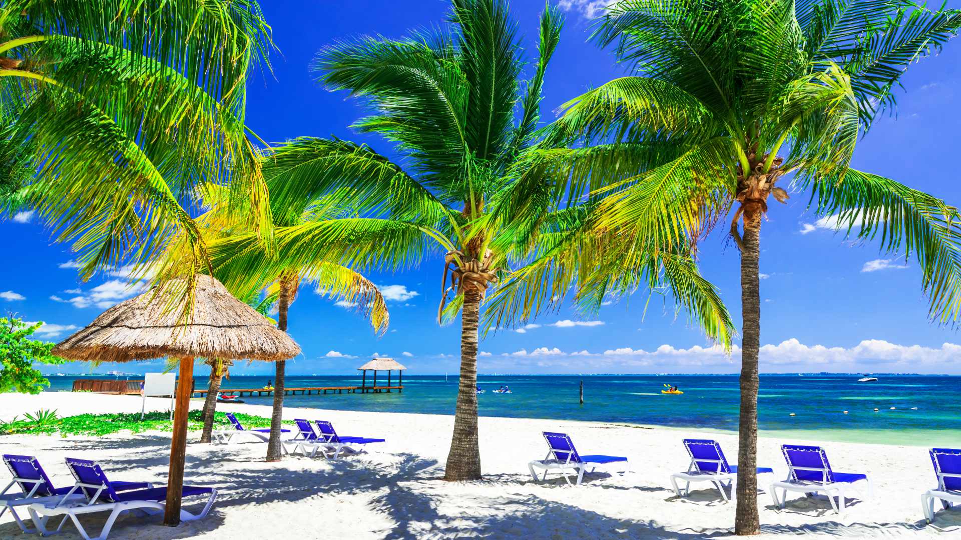 Winter Vacation in Mexico on Cancún’s Caribbean Beach with White Sand and Turquoise Waters